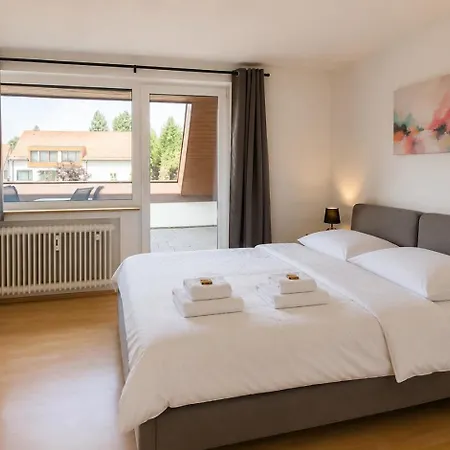 Altstadtwohnung Mit Schlossblick 3 Schlafzimmer, Balkon, Parkplatz 公寓 *