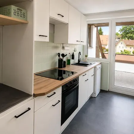 Altstadtwohnung Mit Schlossblick 3 Schlafzimmer, Balkon, Parkplatz 公寓 *