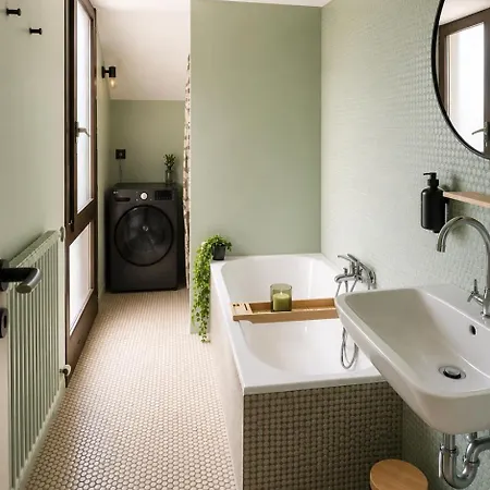 Altstadtwohnung Mit Schlossblick 3 Schlafzimmer, Balkon, Parkplatz 公寓 埃尔克顿