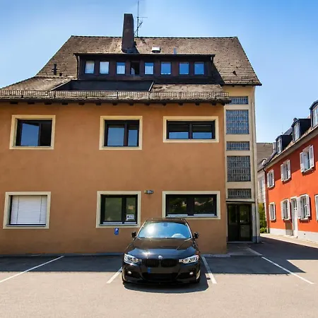 Altstadtwohnung Mit Schlossblick 3 Schlafzimmer, Balkon, Parkplatz *