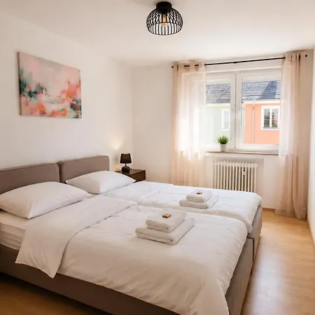شقة Altstadtwohnung Mit Schlossblick 3 Schlafzimmer, Balkon, Parkplatz *