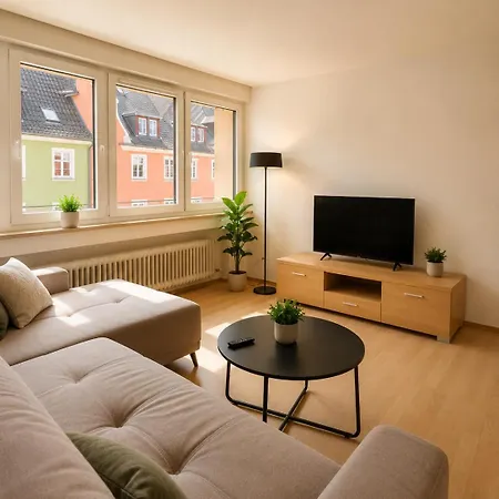 Altstadtwohnung Mit Schlossblick 3 Schlafzimmer, Balkon, Parkplatz 公寓