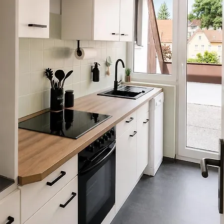 Altstadtwohnung Mit Schlossblick 3 Schlafzimmer, Balkon, Parkplatz * 埃尔克顿